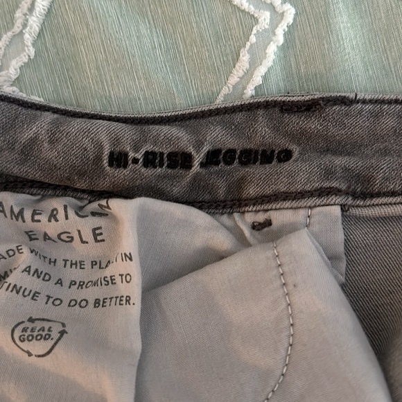 American Eagle Gray** High Rise Jegging - Picture 5 of 5